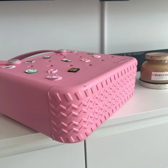 Limited Edition “Pink Hearts Valentine” Bogg Bag - Picture 10 of 10